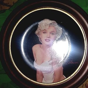 Marilyn Moore Bradford exchanged plates